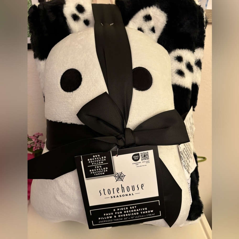 Plush Ghost Faux Fur Throw Blanket & Ghost Pillow Set, Halloween,NEW w/ TAG